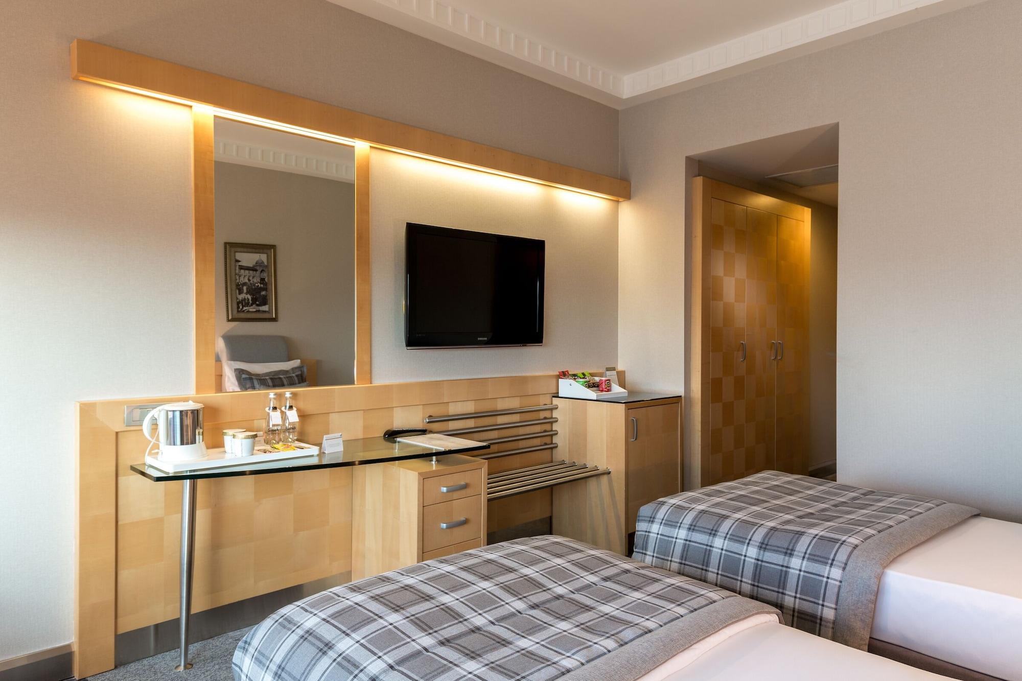 Hotel Metropolitan 5*
